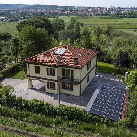 Tosa Welcome Nyaraló Imola